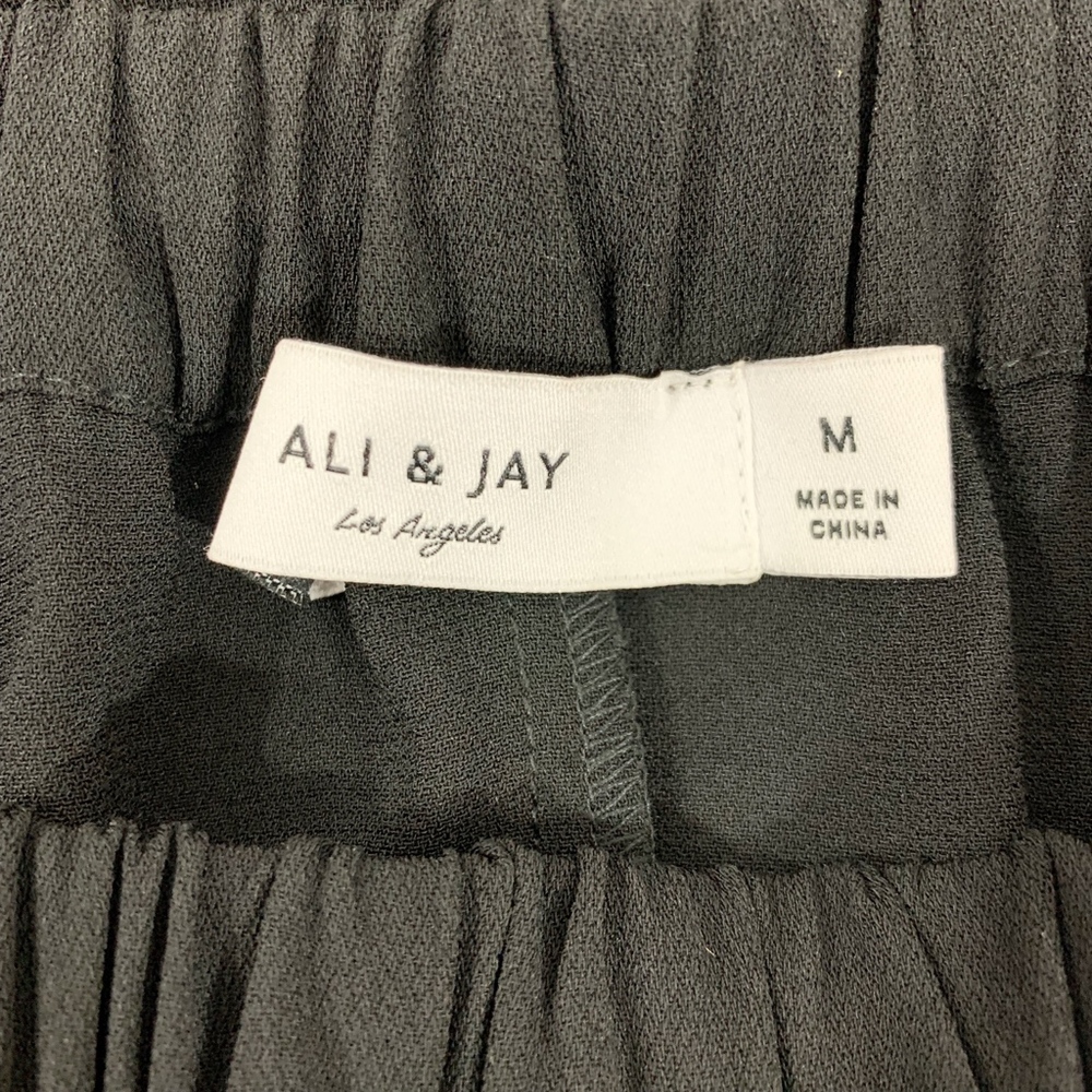 Ali & Jay Off The Shoulder Dress - Picture 6 of 7